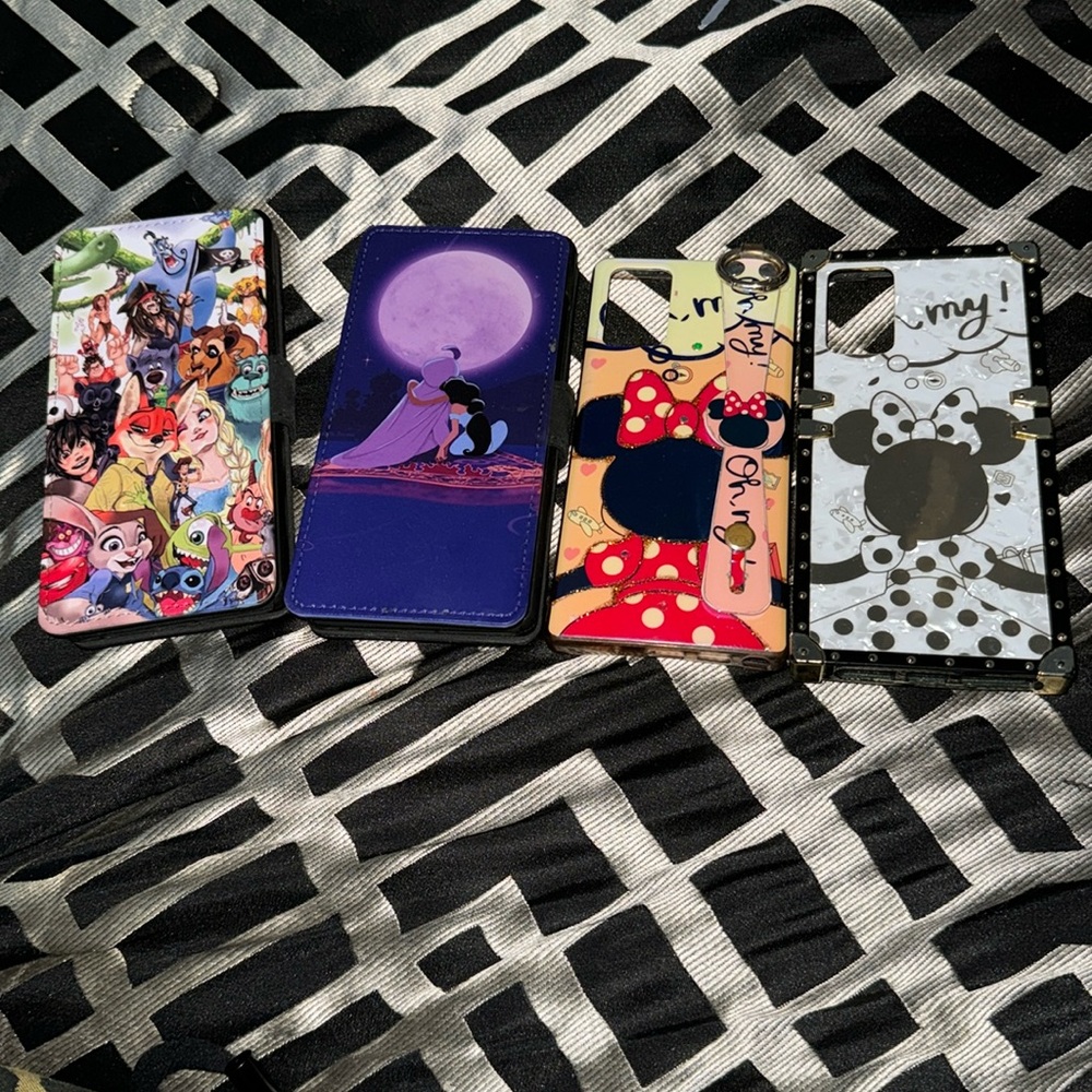 4 Disney phone cases for Samsung Note 20. Like new barely used.